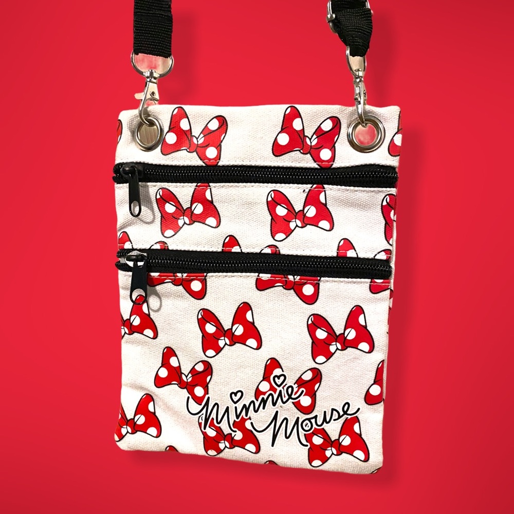 Minnie Mouse crossbody NWOT